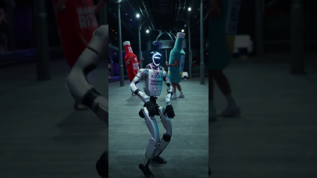 INFLUCON 2026 — when a humanoid robot arrives at an influencer festival